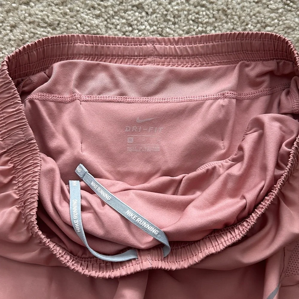 Nike Dry Fit Light Pink Workout Shorts, Women’s Medium - Picture 4 of 8